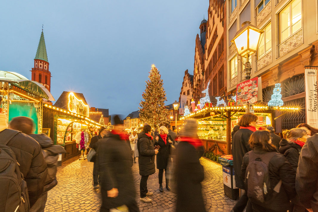 busy holiday market