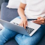 woman online shopping